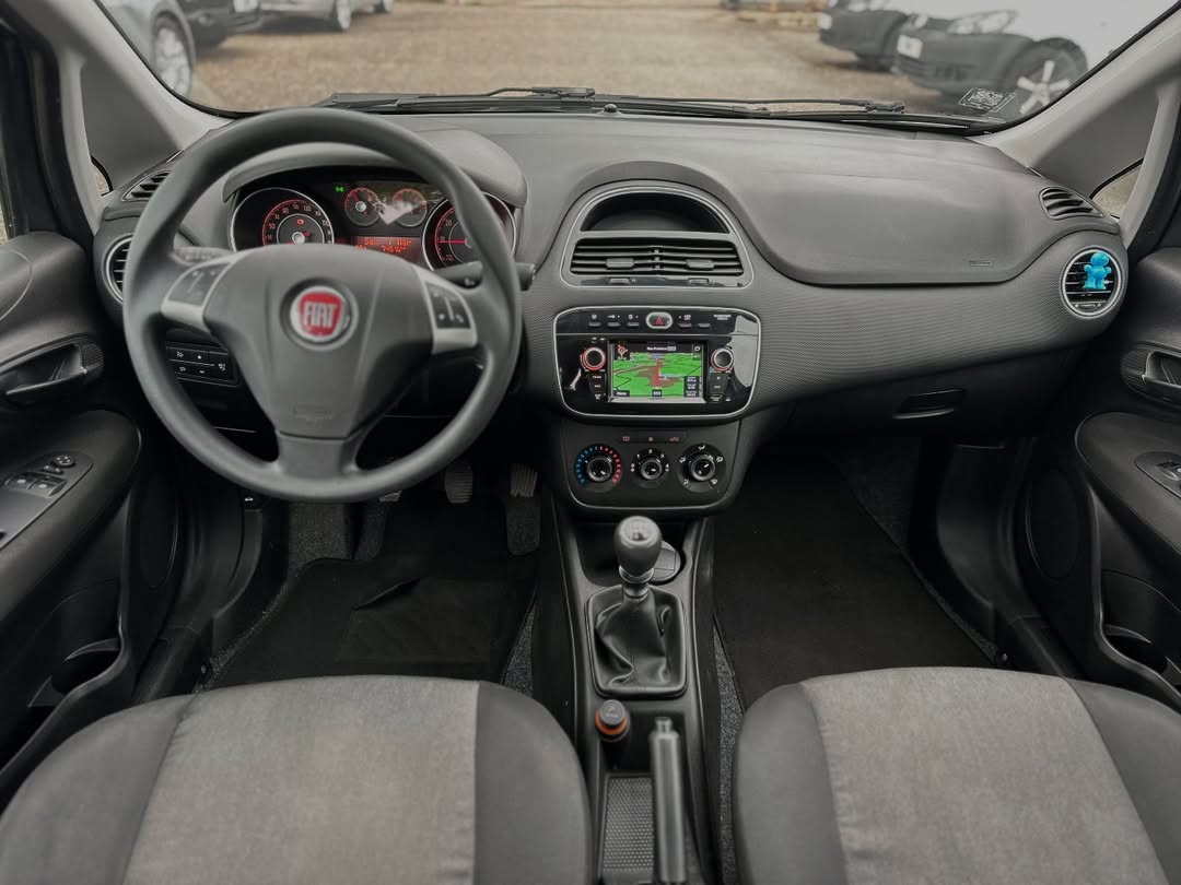 
								Fiat Punto Young 2015 total									