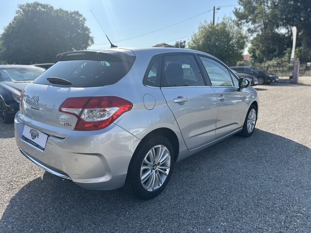 
								Citroen C4 total									