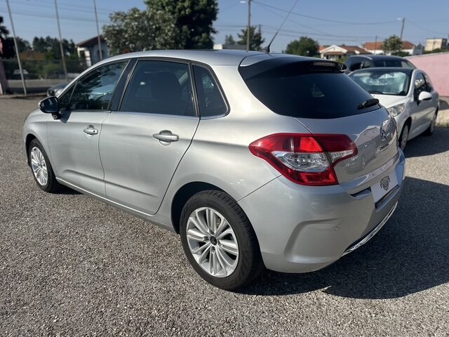 
								Citroen C4 total									