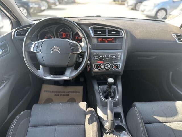 
								Citroen C4 total									