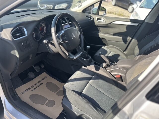 
								Citroen C4 total									