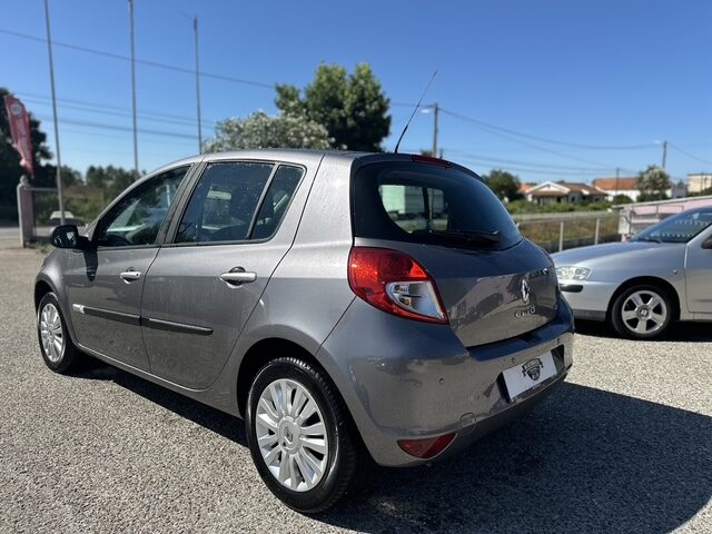 
								Renault Clio total									