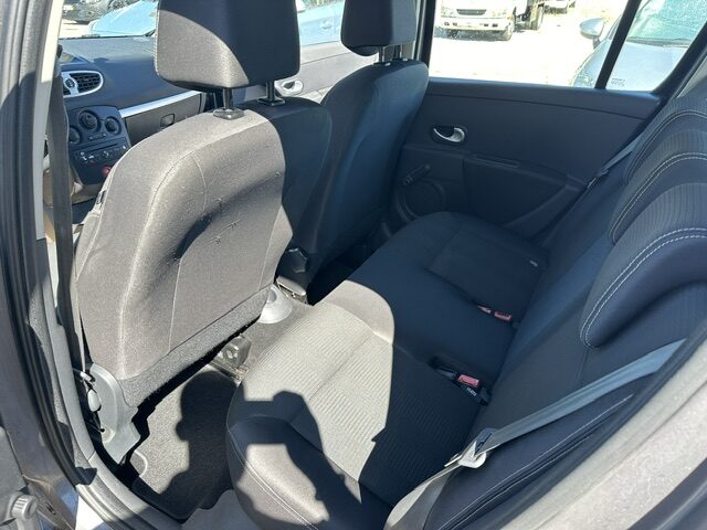 
								Renault Clio total									