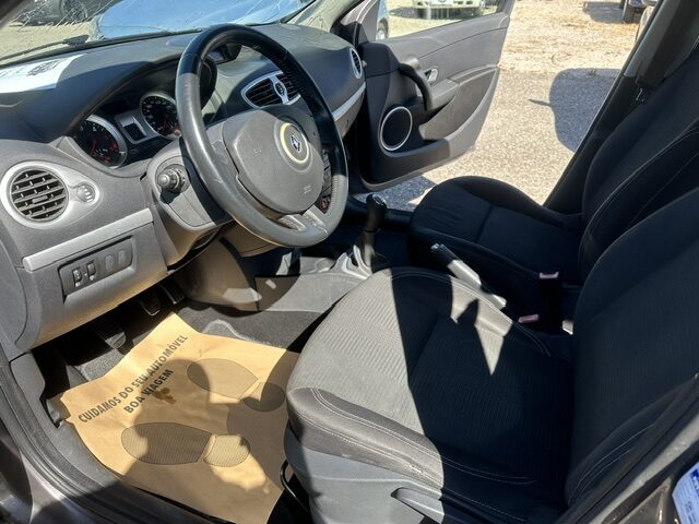 
								Renault Clio total									
