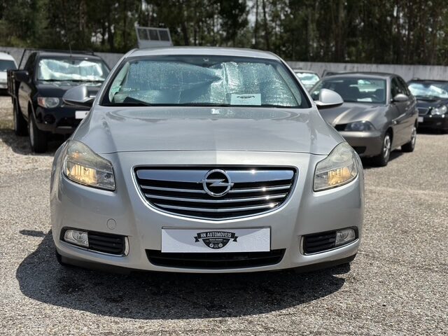 
								Opel Insígnia total									