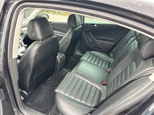 
								Volkswagen Passat total									