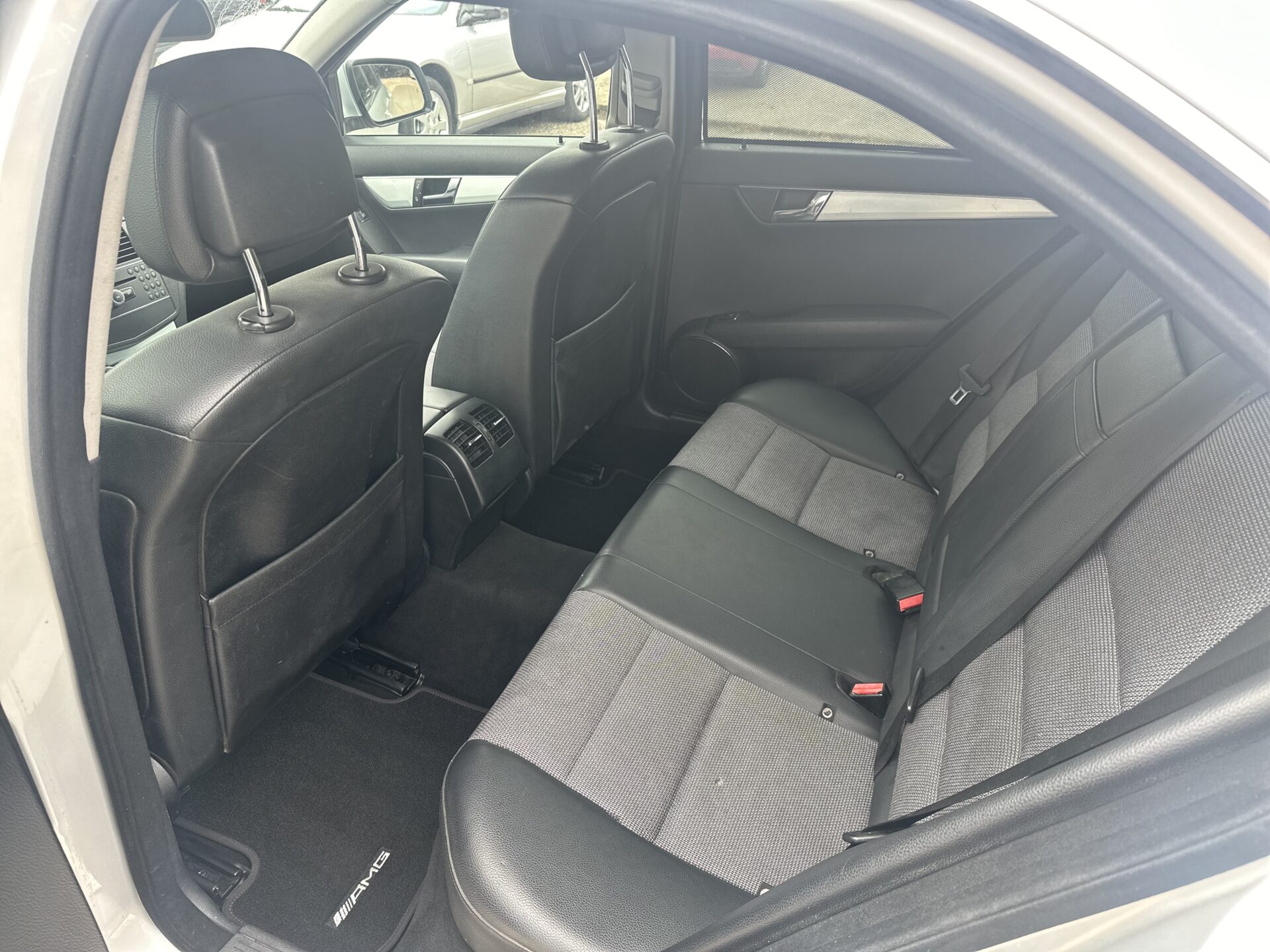 
								Mercedes c200 total									