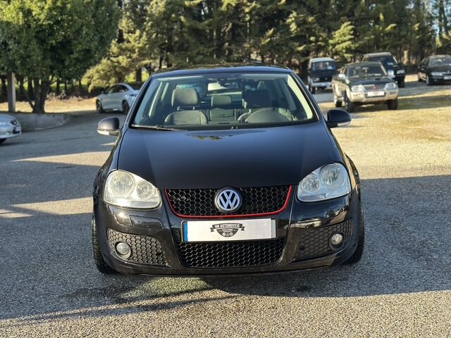 
								Volkswagen Golf V total									
