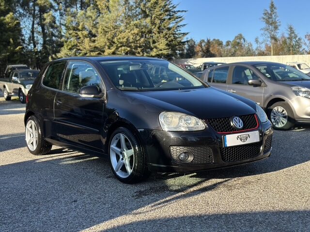 
								Volkswagen Golf V total									