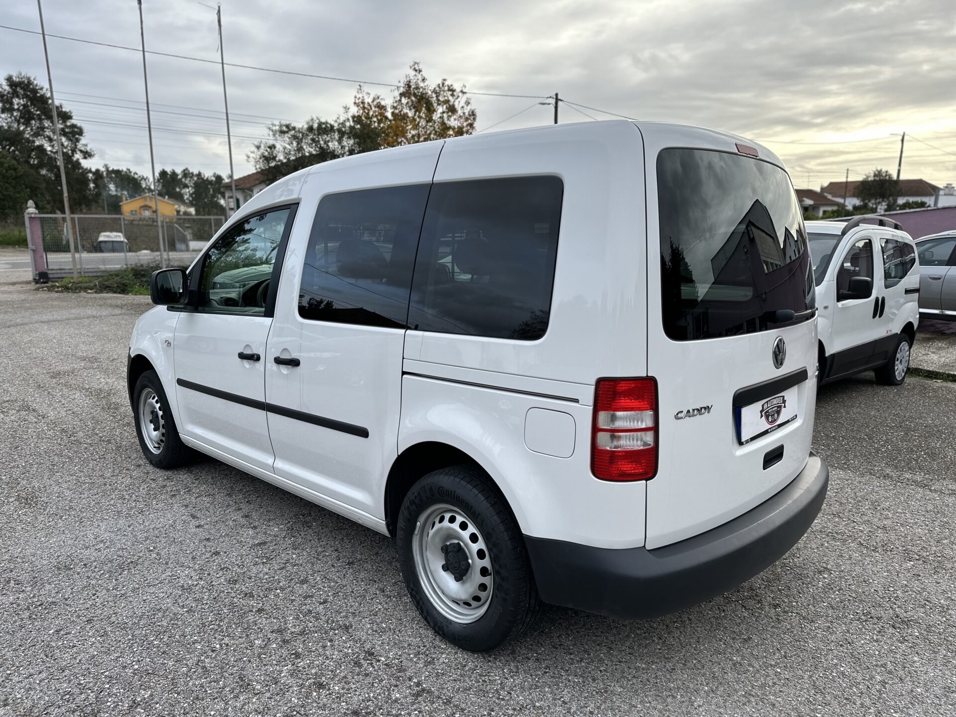 
								Volkswagen Caddy total									