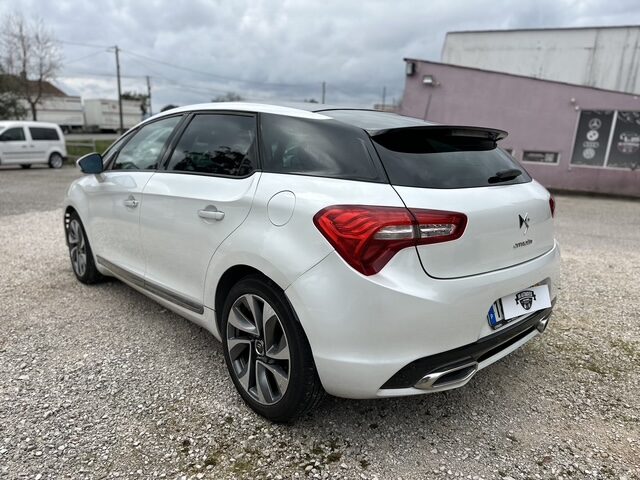 
								Citroen DS5 total									