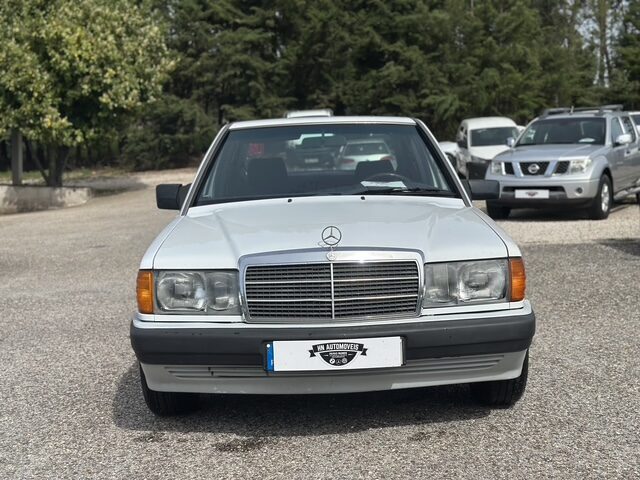 
								Mercedes 190 total									