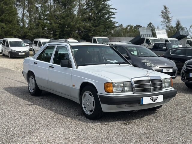 
								Mercedes 190 total									