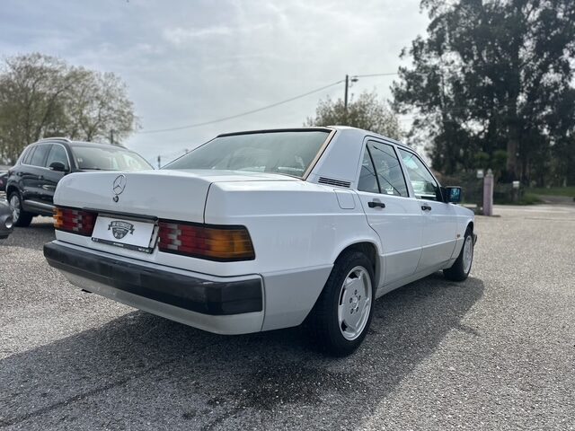 
								Mercedes 190 total									