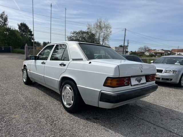 
								Mercedes 190 total									