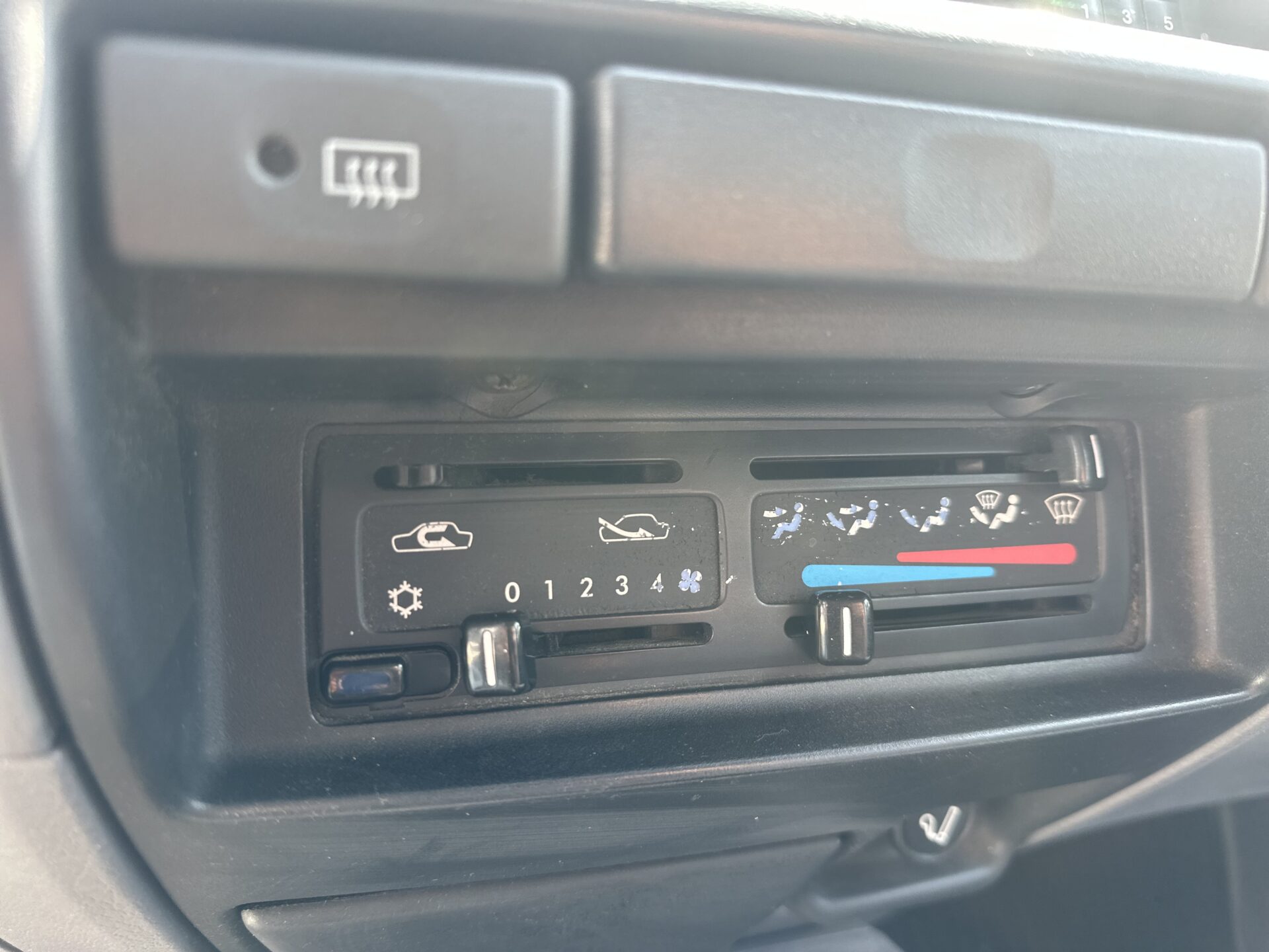 
								Nissan Terrano II total									