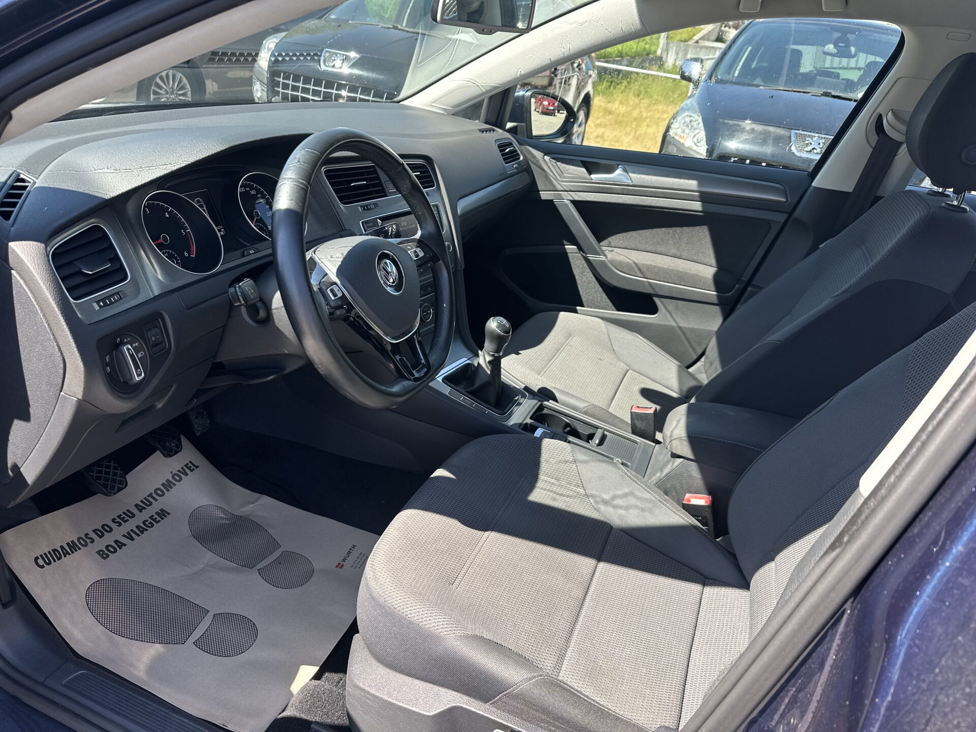 
								Volkswagen Golf VII total									