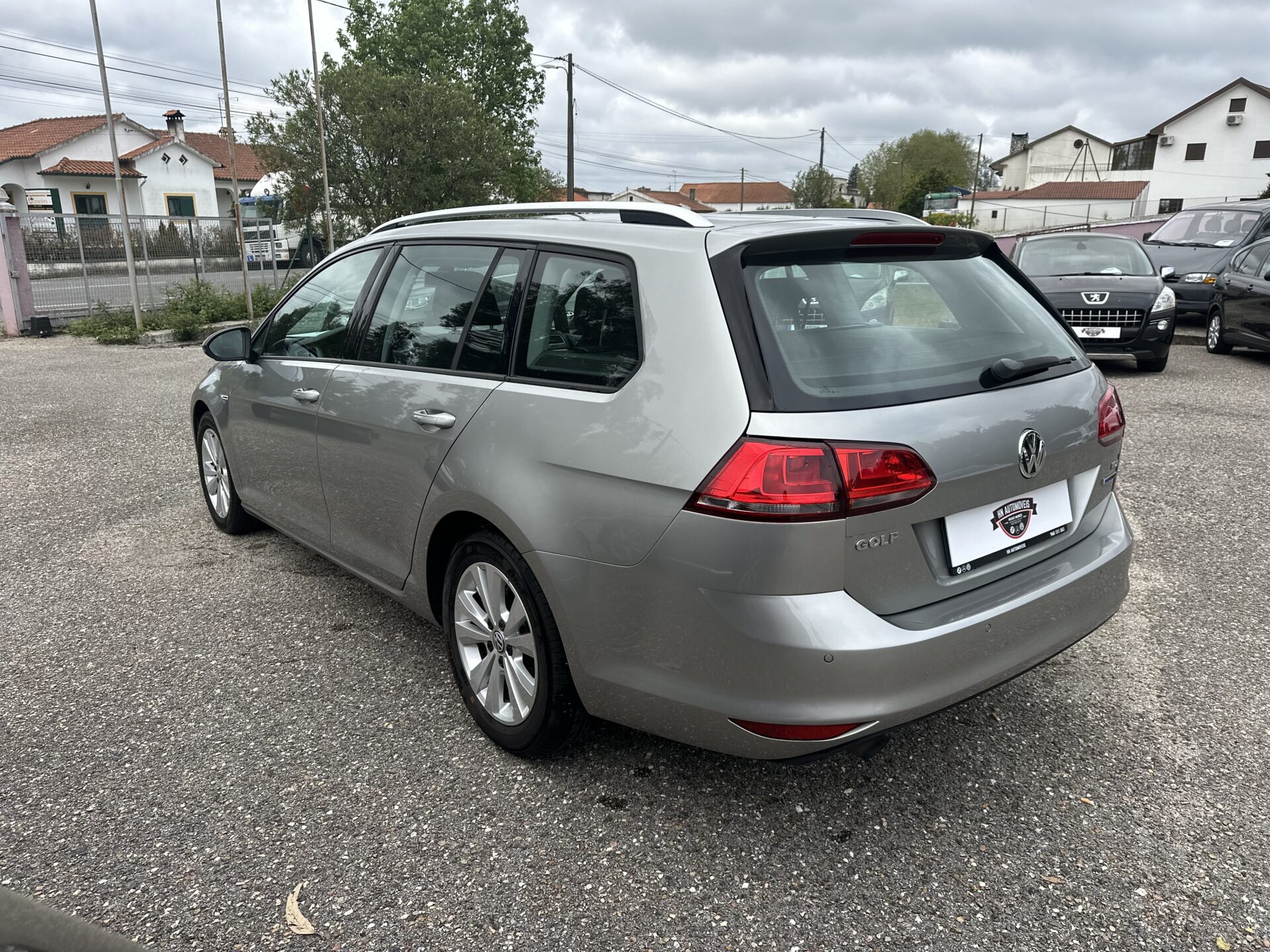 
								Volkswagen Golf VII total									