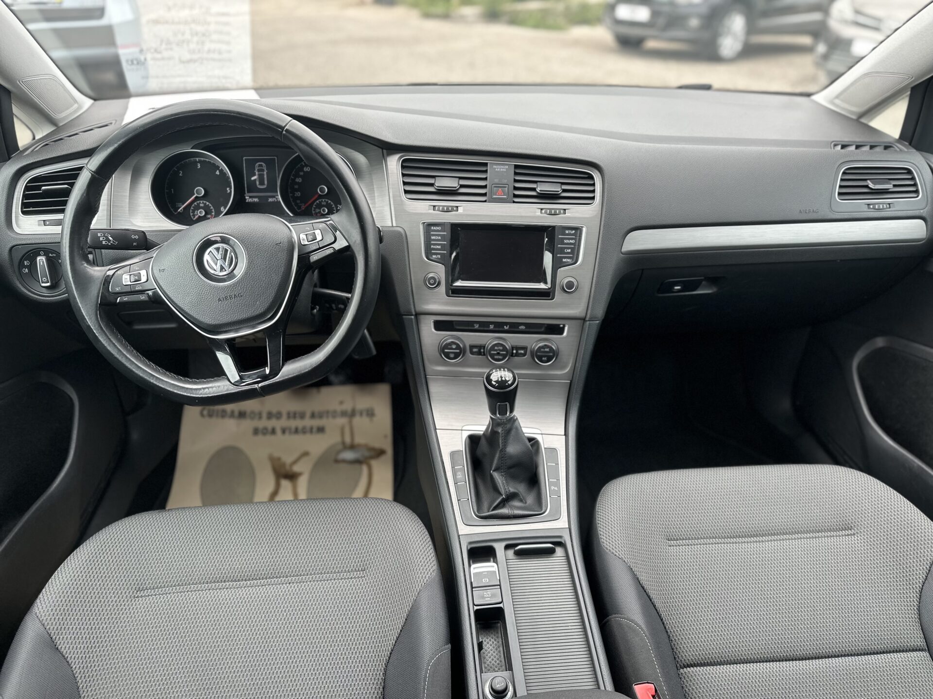 
								Volkswagen Golf VII total									