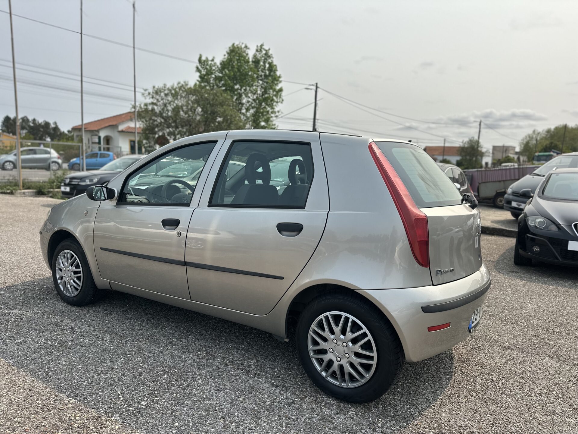 
								Fiat Punto total									