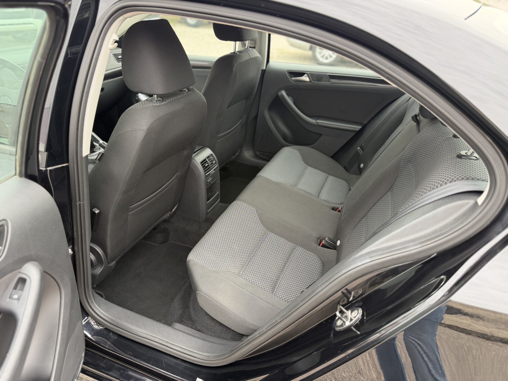 
								Volkswagen Jetta total									