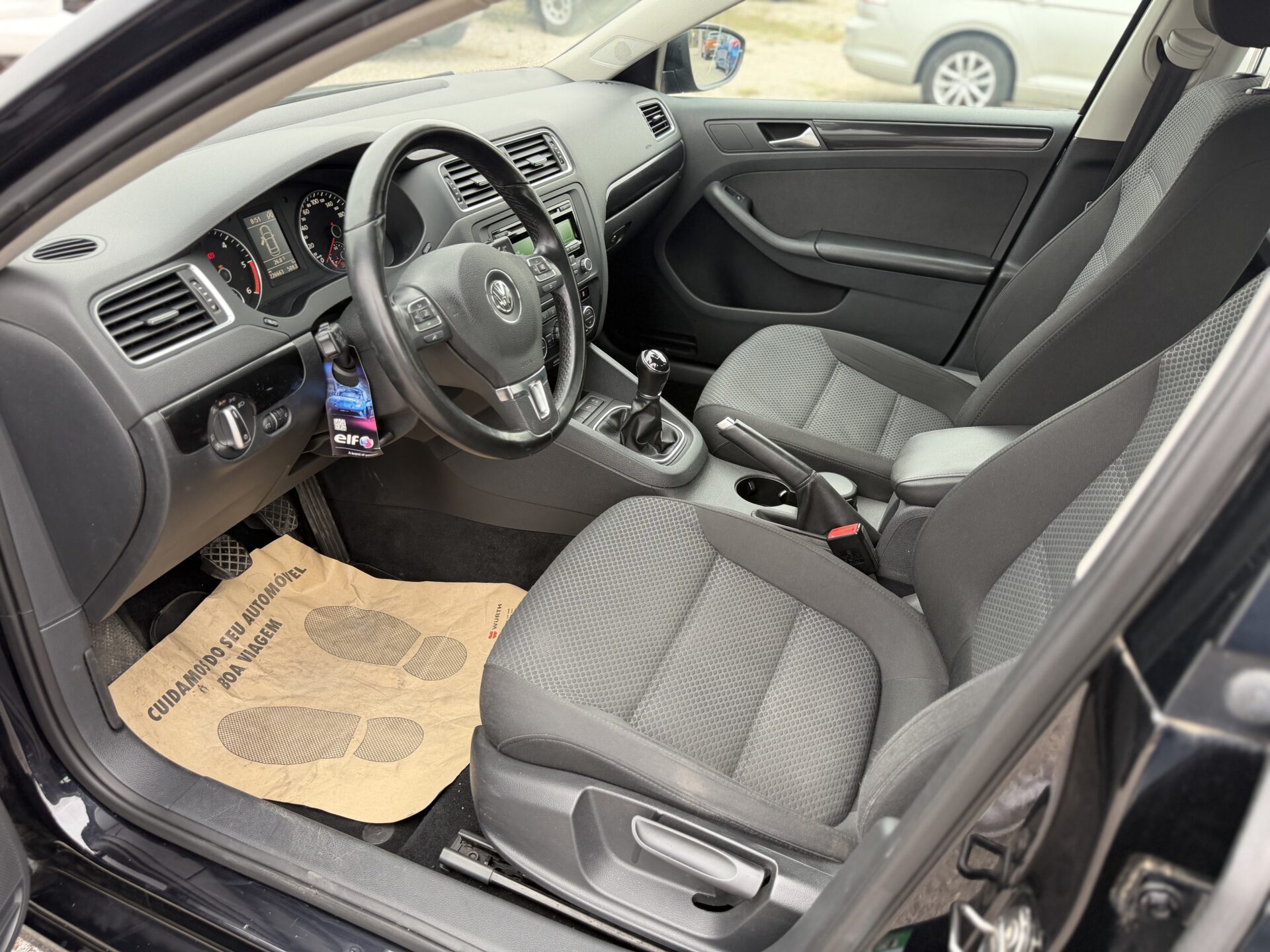 
								Volkswagen Jetta total									