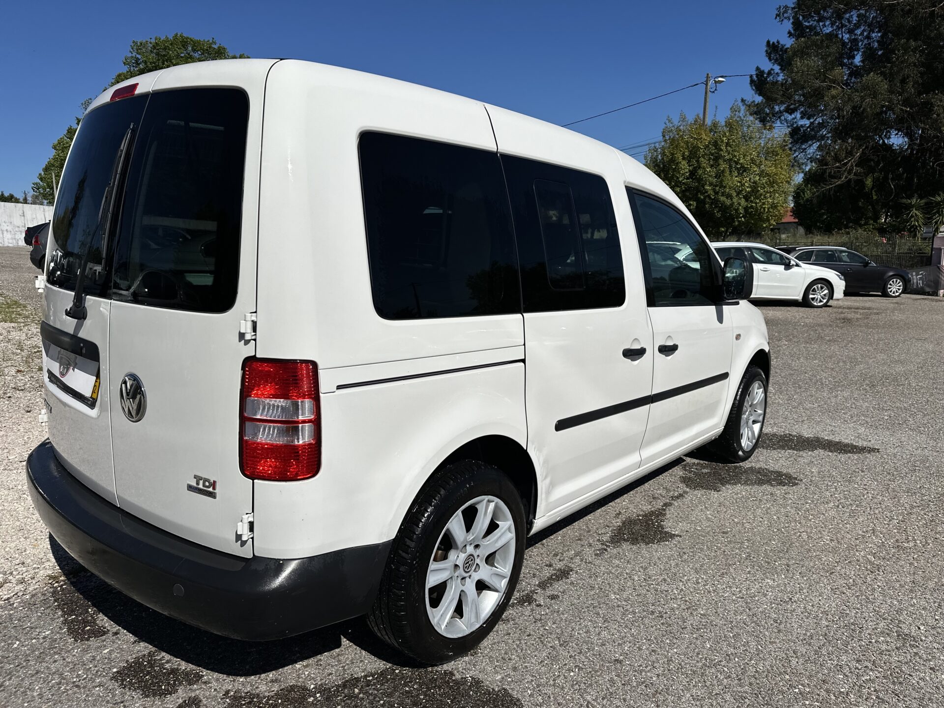 
								Volkswagen Caddy total									