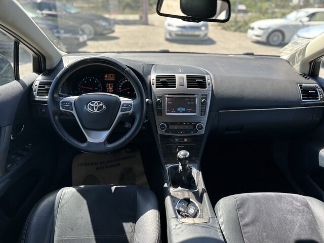 
								Toyota Avensis total									