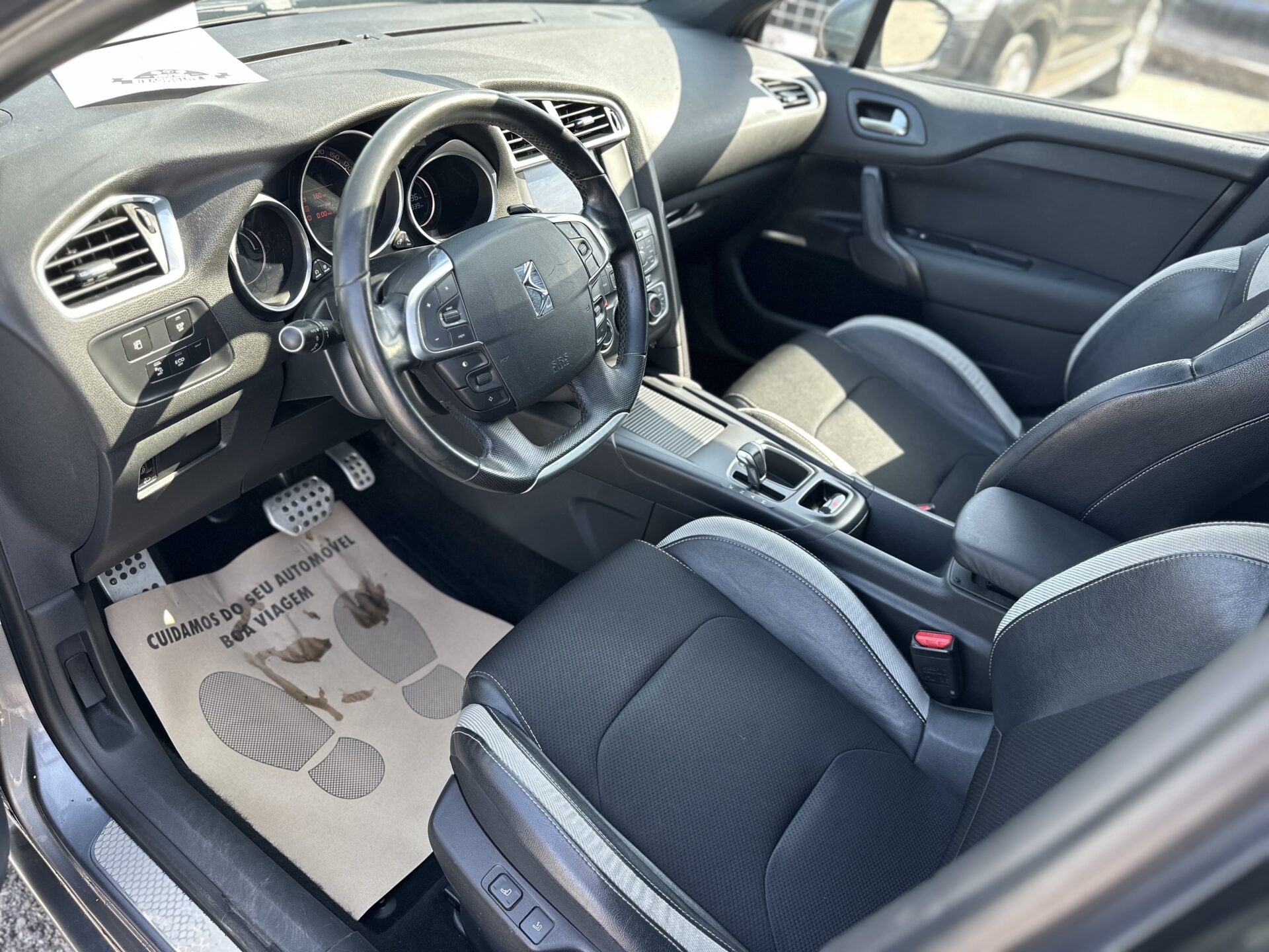 
								Citroen DS4 total									