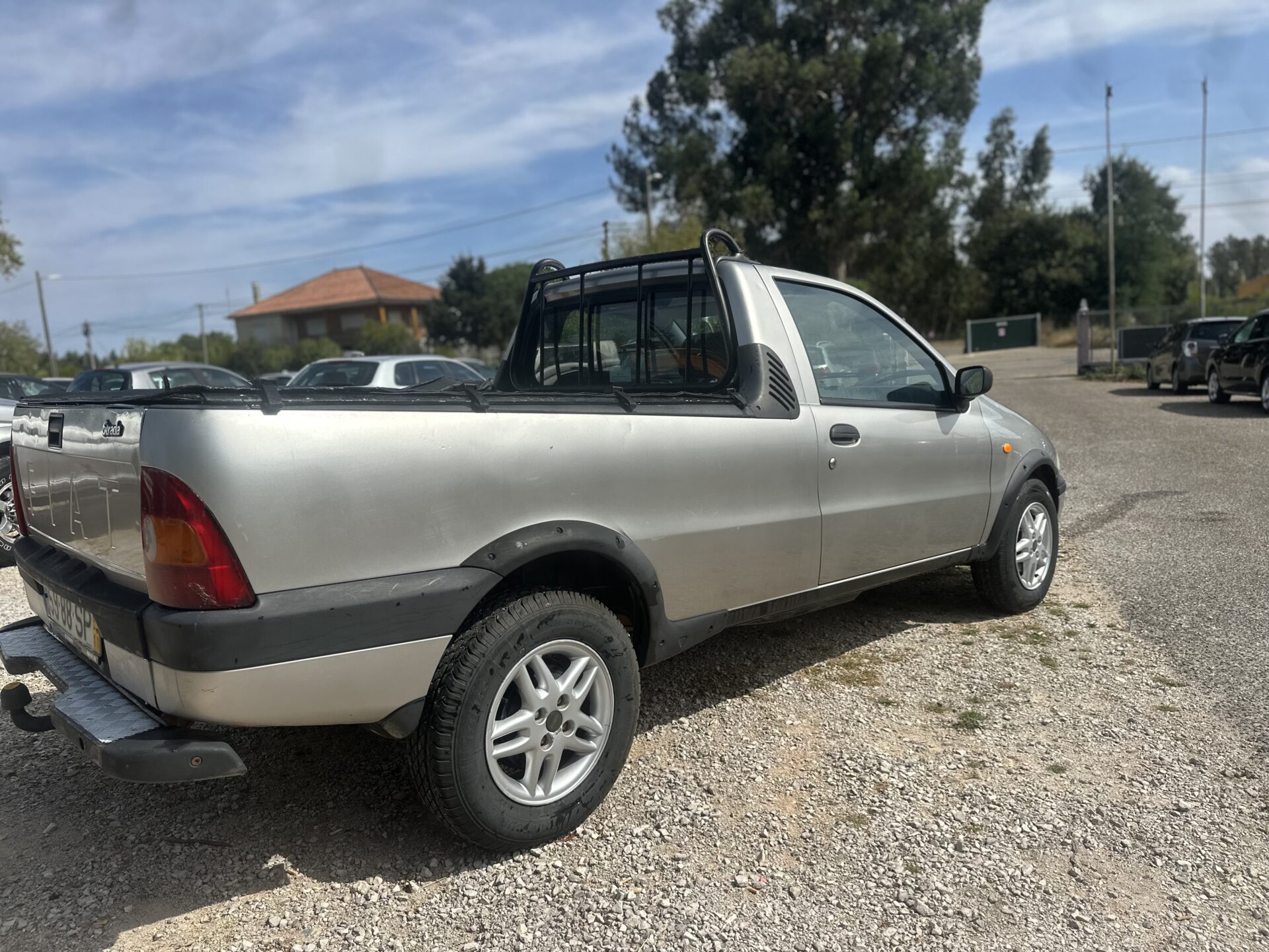 
								Fiat Strada 1.9 D total									