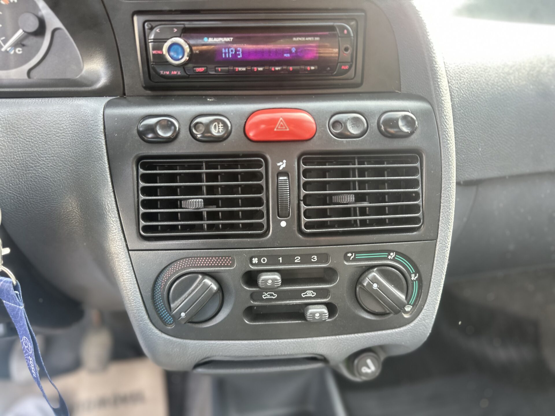
								Fiat Strada 1.9 D total									