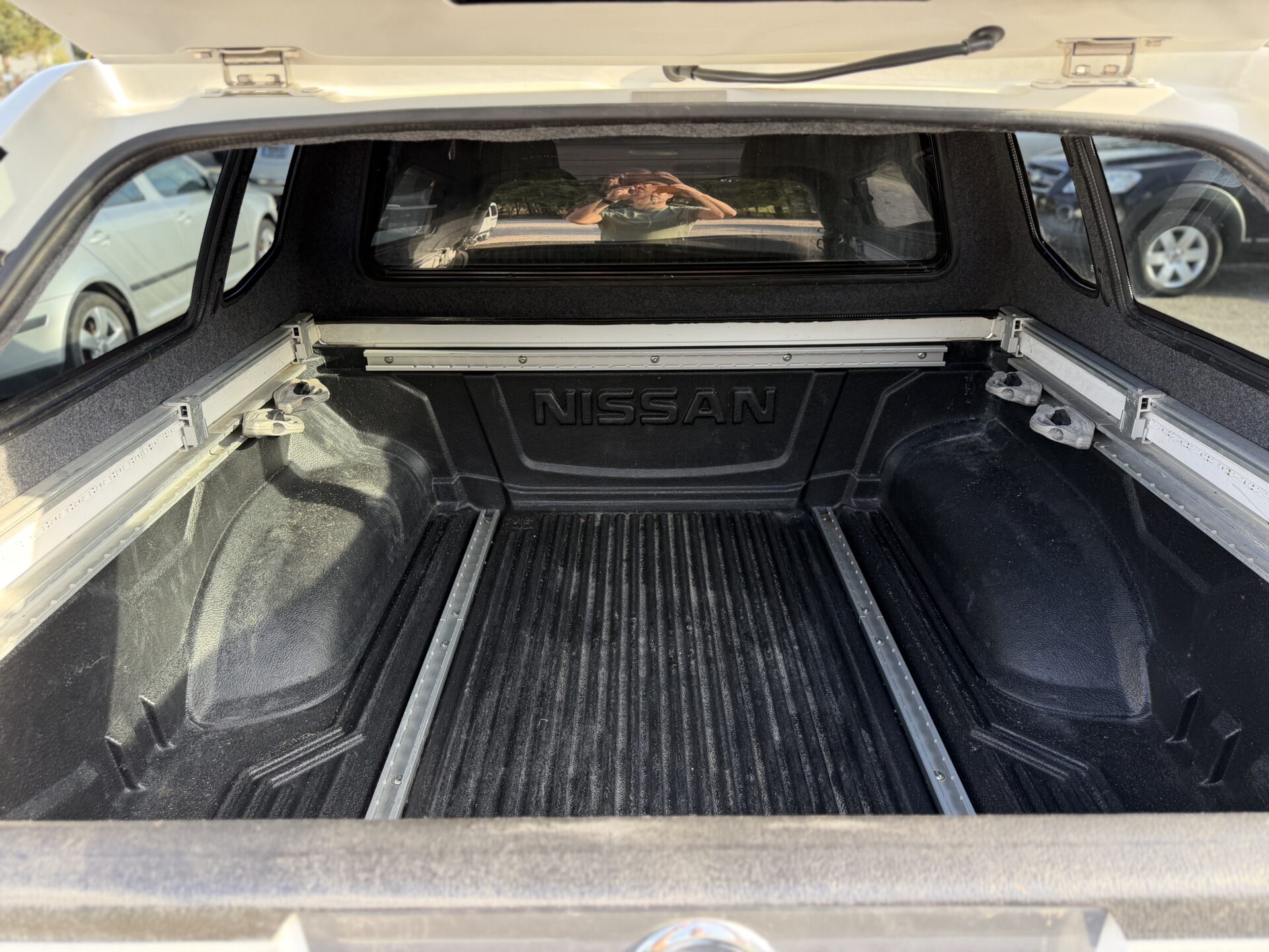 
								Nissan Navara 3.0 V6 total									