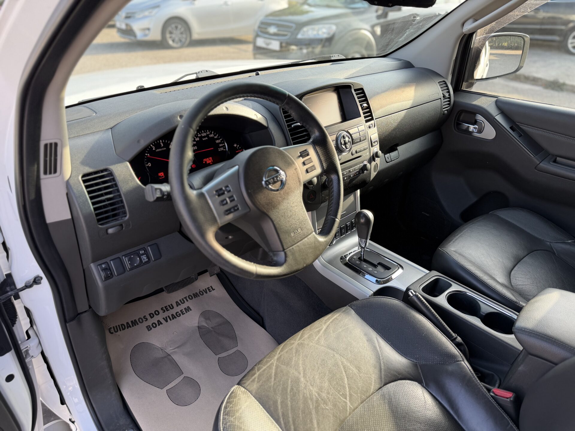 
								Nissan Navara 3.0 V6 total									