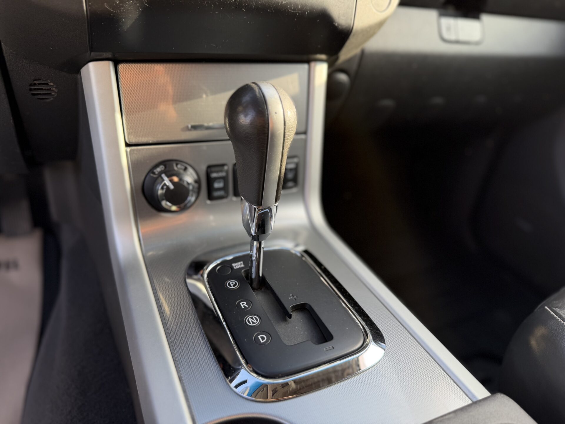 
								Nissan Navara 3.0 V6 total									