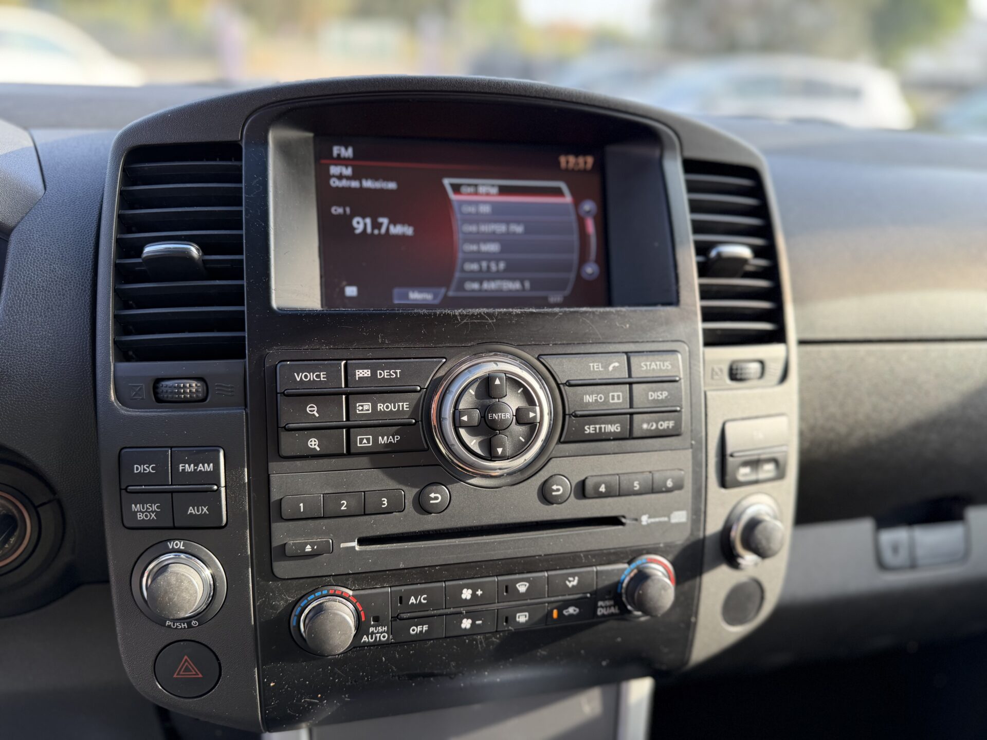 
								Nissan Navara 3.0 V6 total									