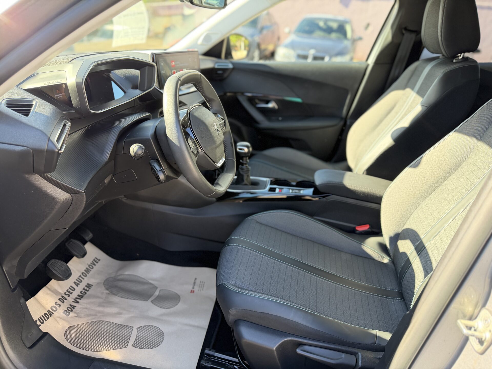 
								Peugeot 2008 1.2 puretech total									