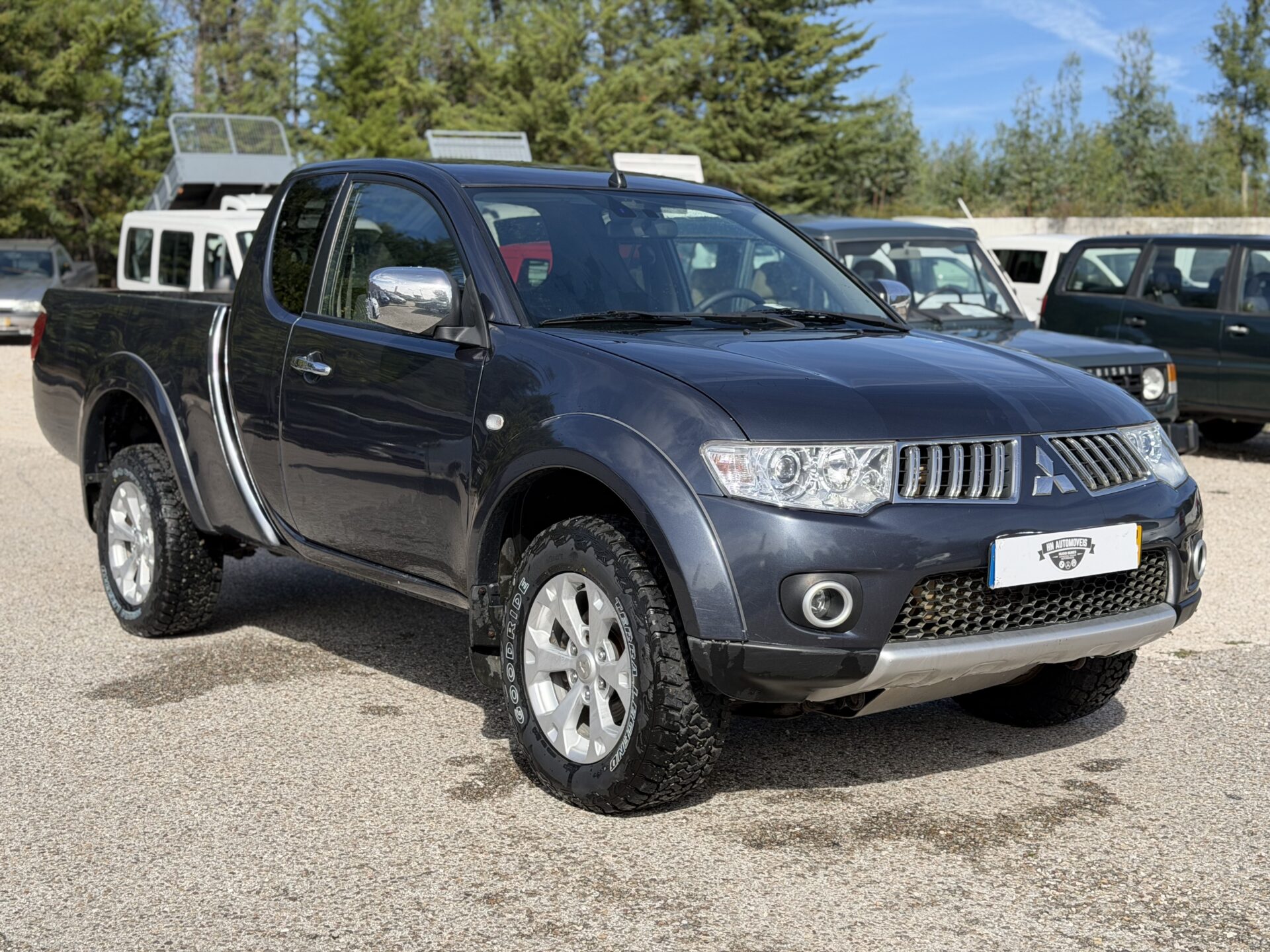 
								Mitsubishi l200 Strakar total									