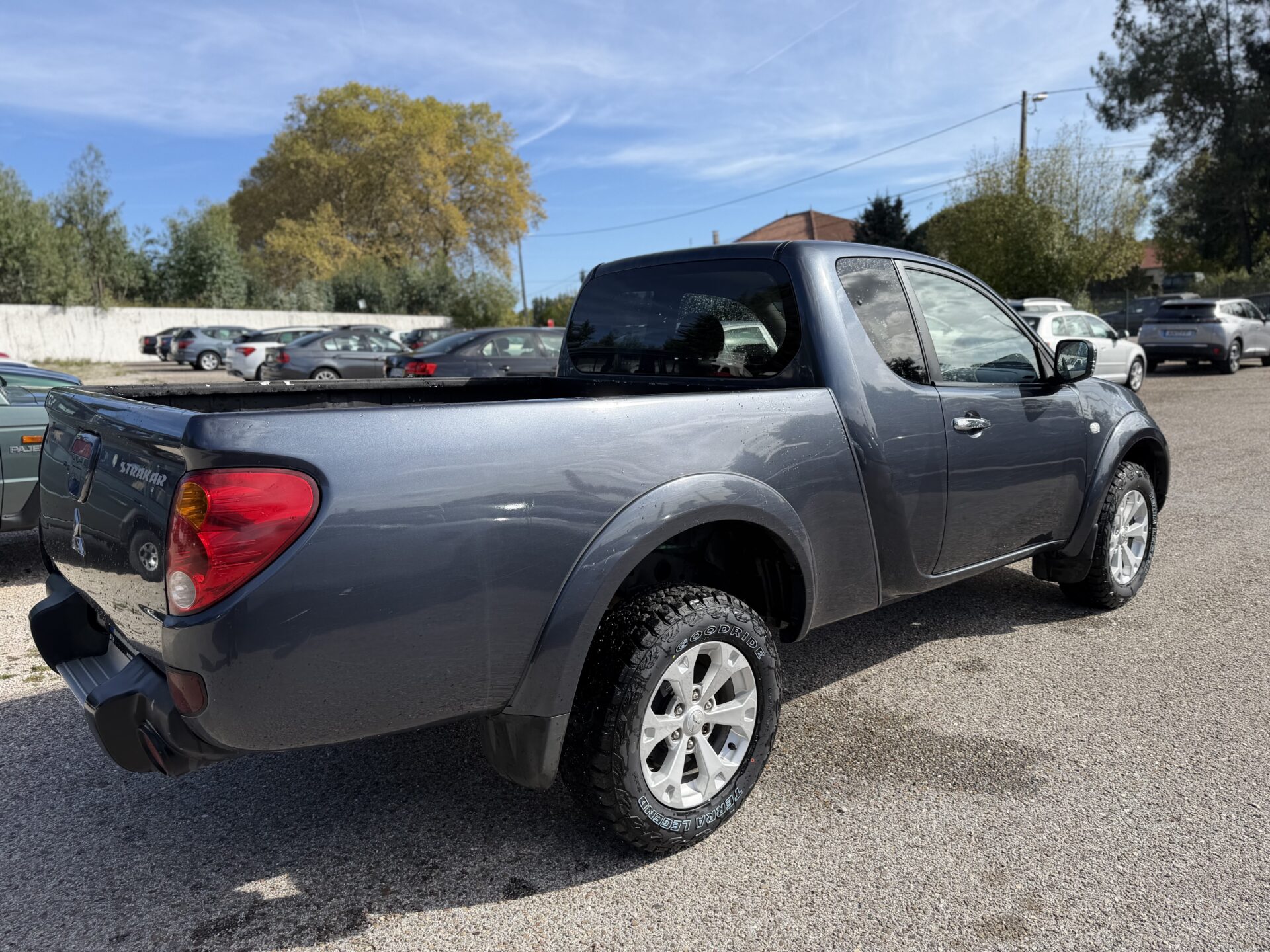 
								Mitsubishi l200 Strakar total									