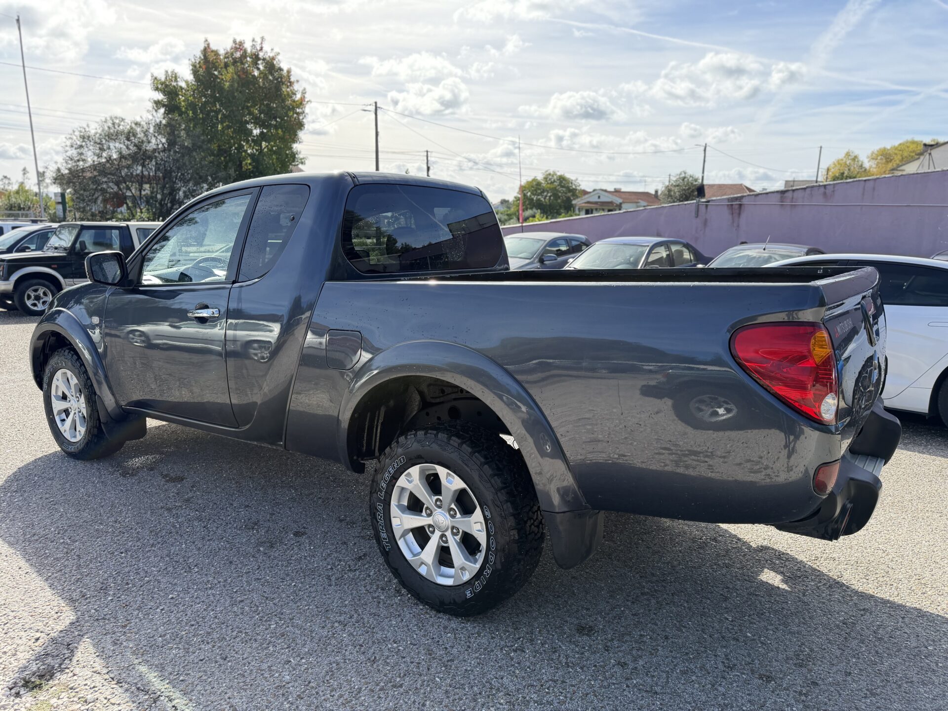 
								Mitsubishi l200 Strakar total									