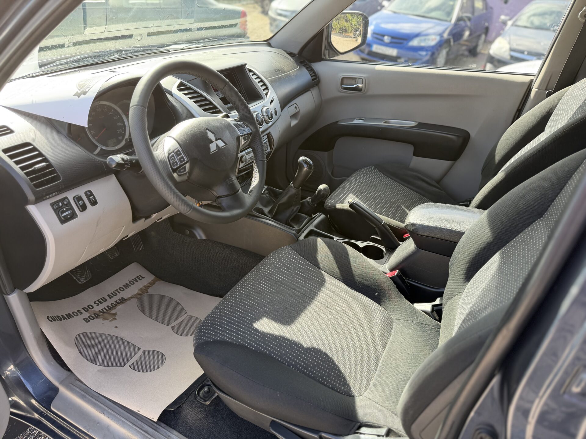 
								Mitsubishi l200 Strakar total									