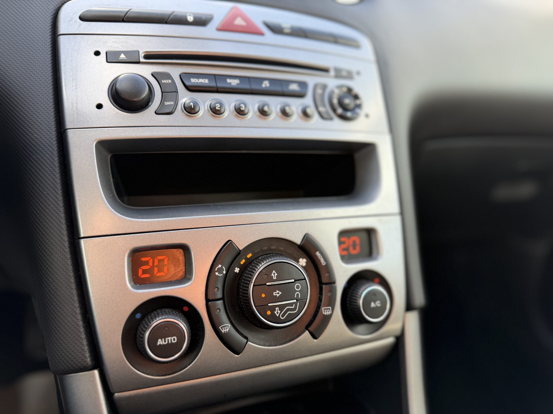 
								Peugeot 308 SW total									