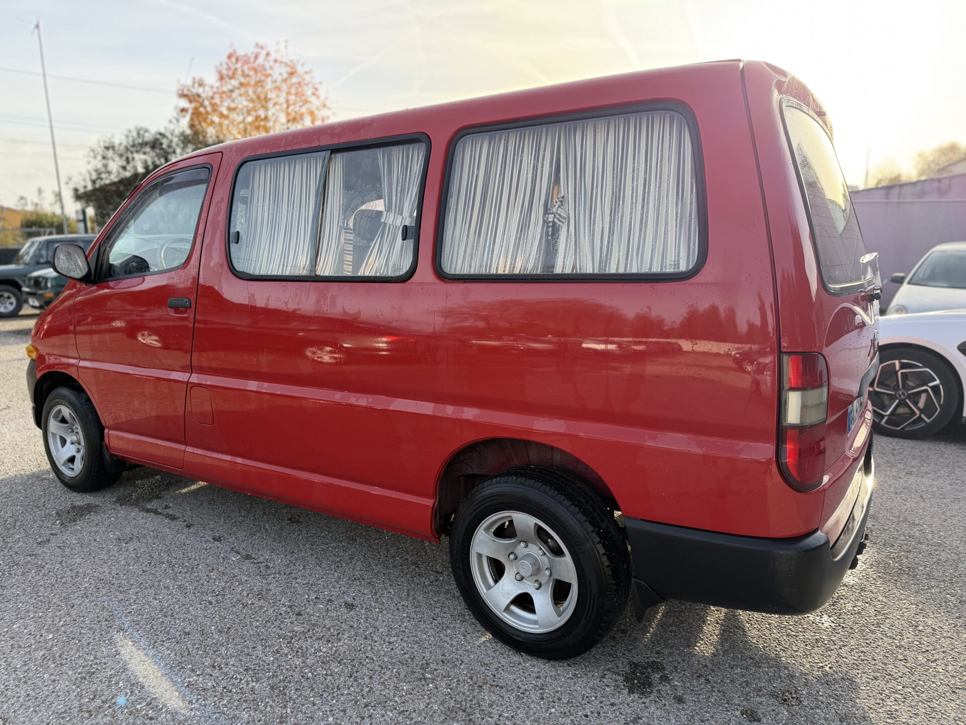 
								Toyota Hiace 6 lugares total									