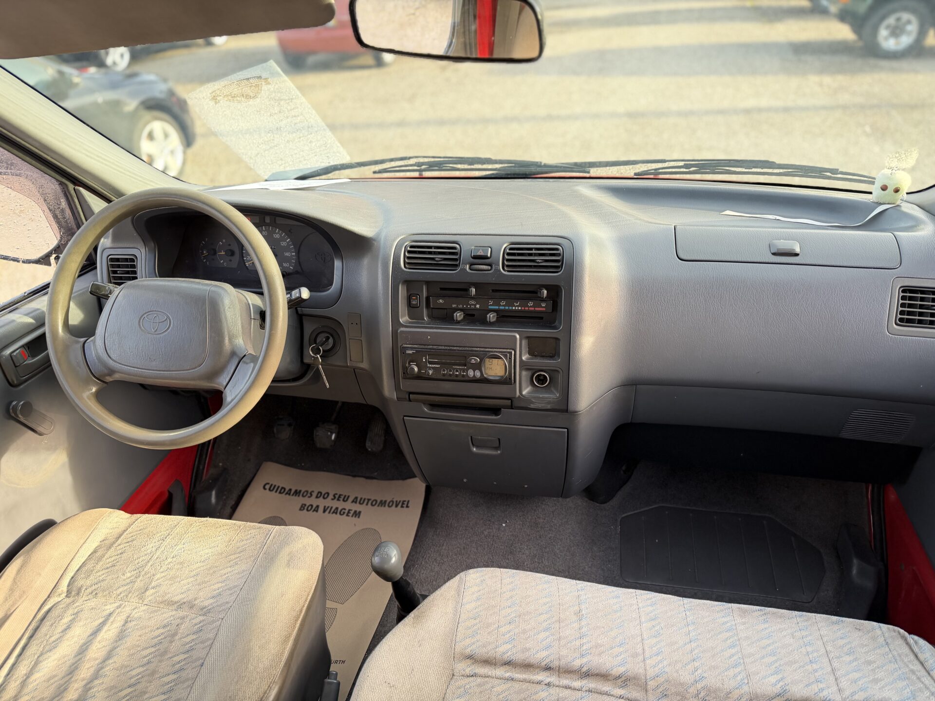 
								Toyota Hiace 6 lugares total									