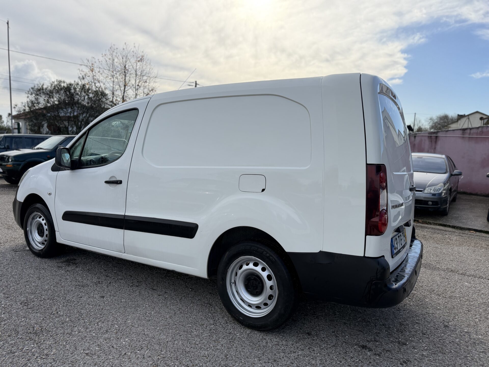 
								Peugeot Partner Longa total									