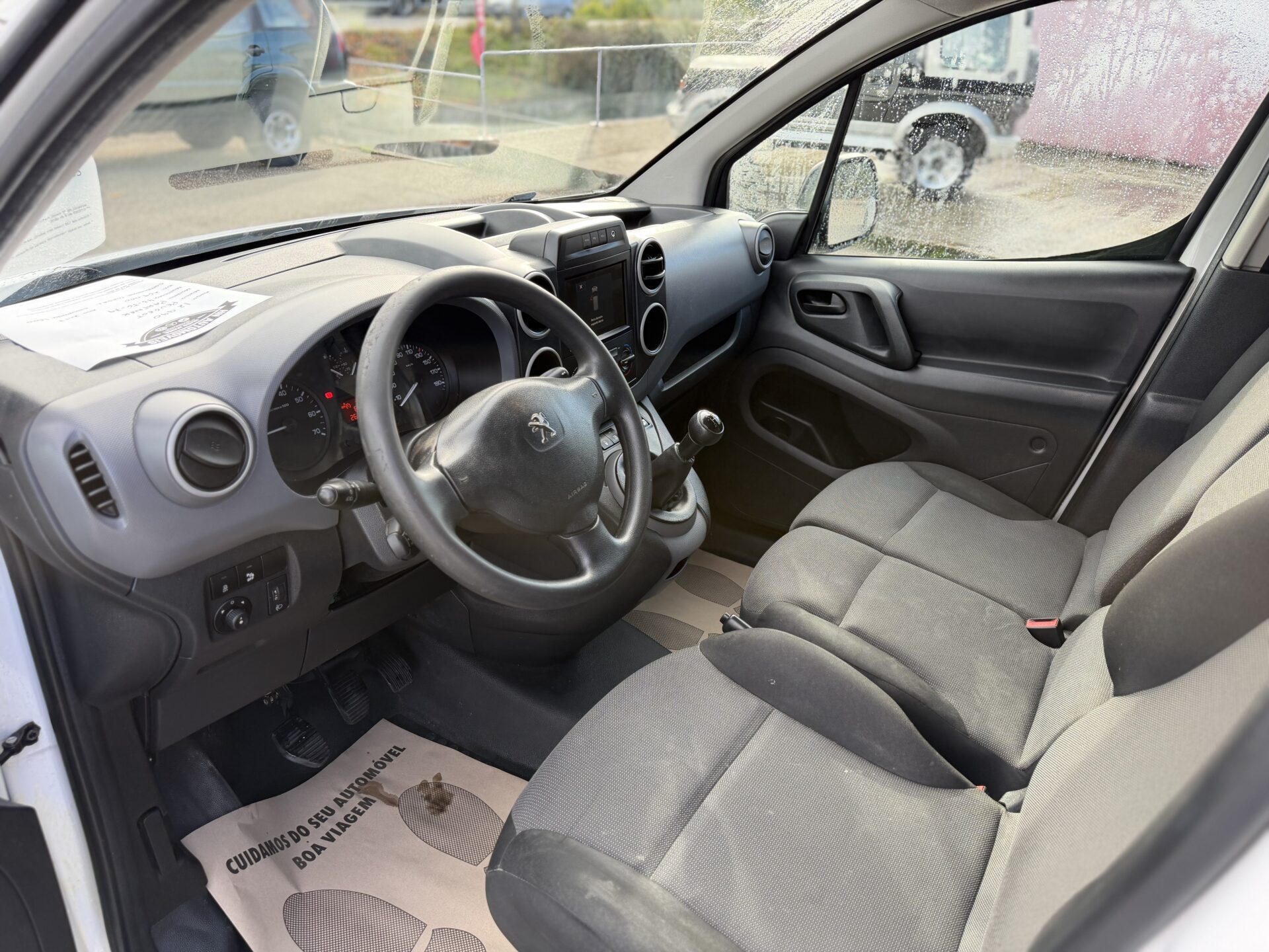 
								Peugeot Partner Longa total									