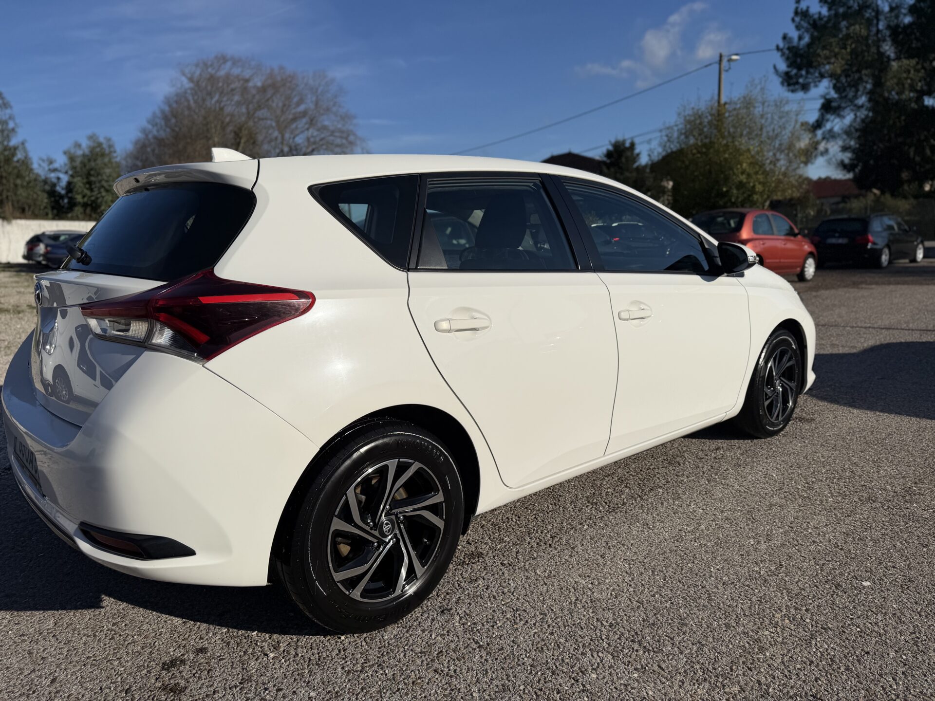 
								Toyota Auris total									