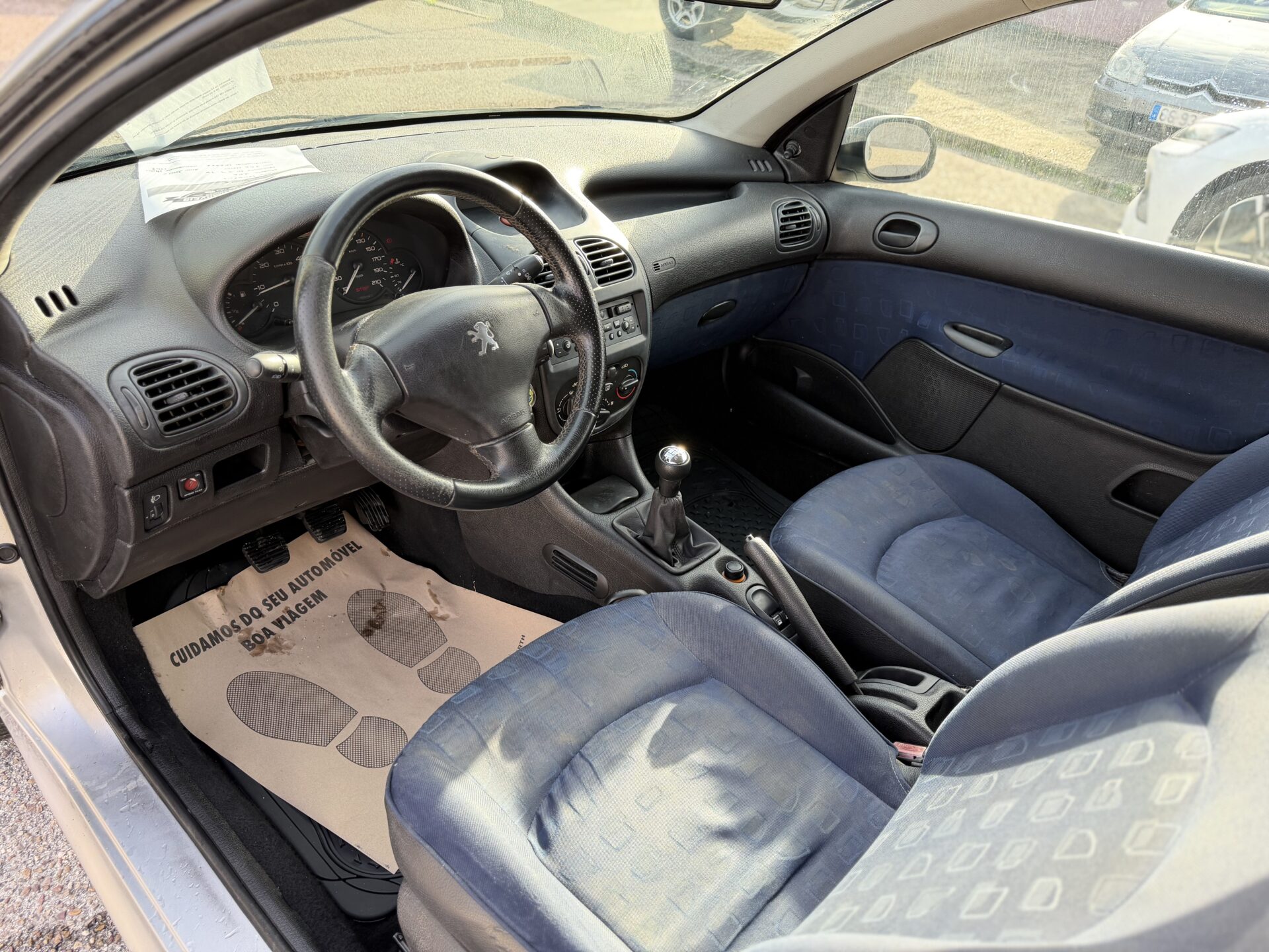 
								Peugeot 206 total									