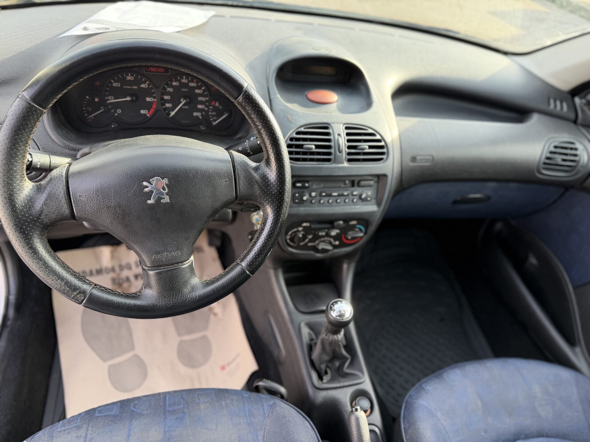 
								Peugeot 206 total									