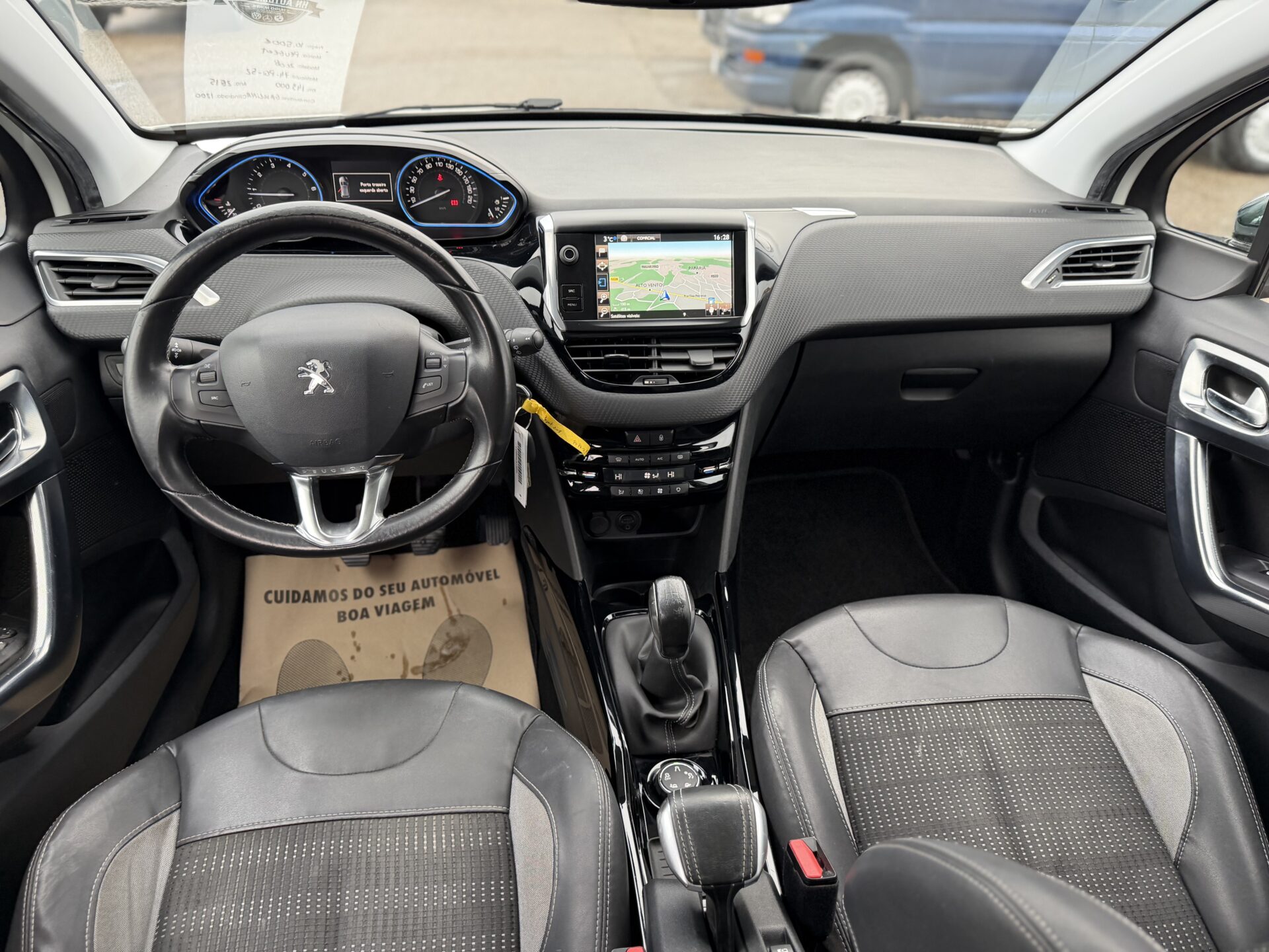 
								Peugeot 2008 1.2 Puretech total									