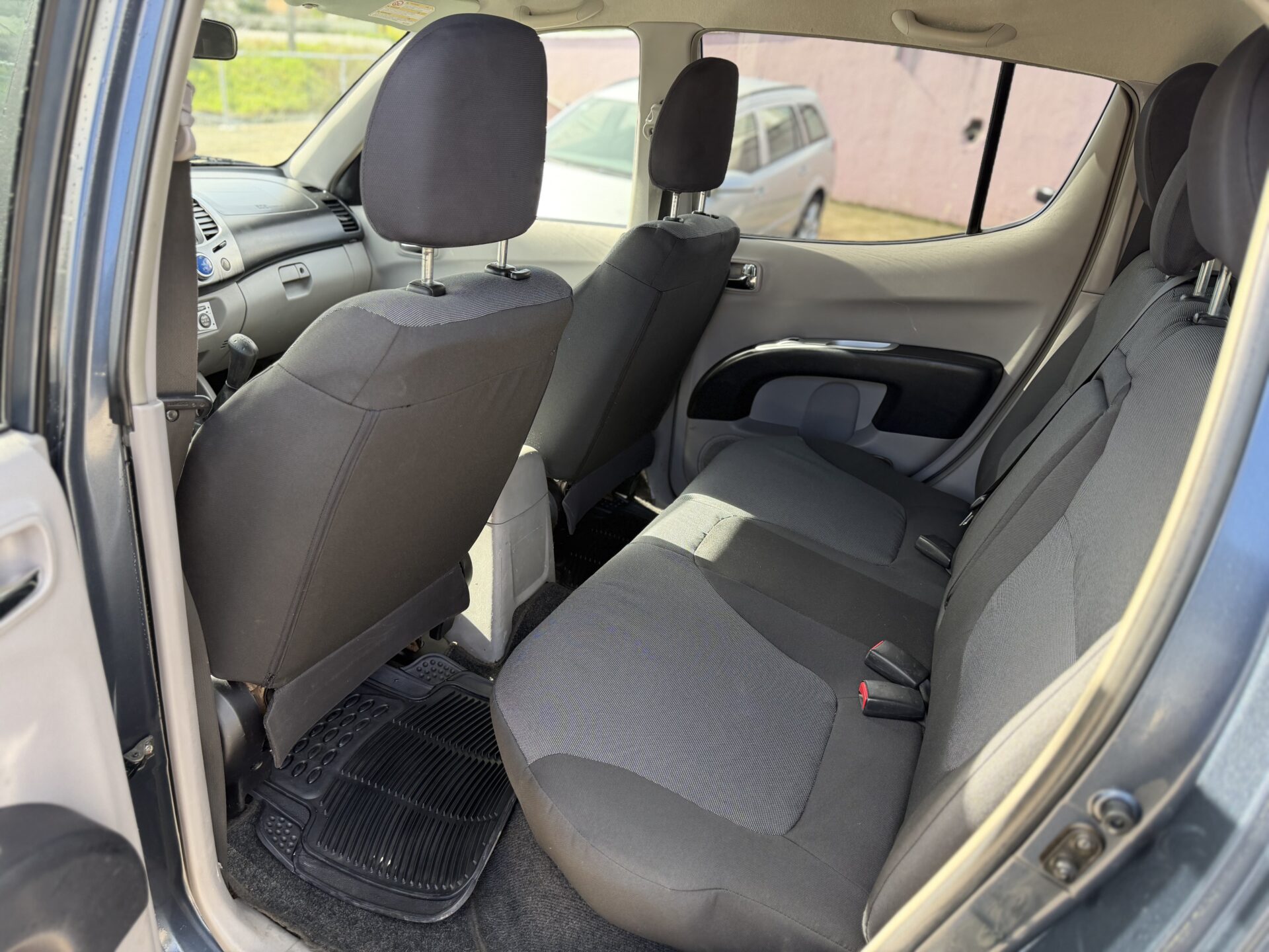 
								Mitsubishi L200 total									